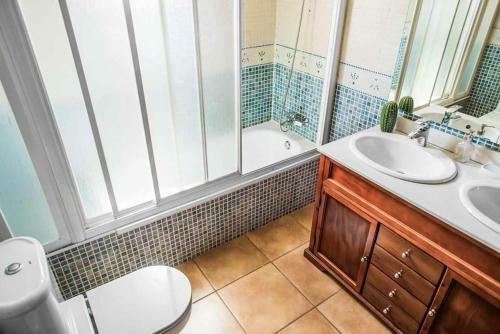 Corralejo Villa Sleeps 10 Pool Wifi T808266