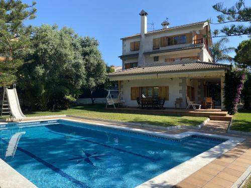 Th64 Villa Creixell For 10 People