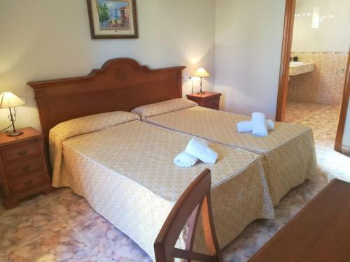 Alicante Villa Sleeps 8 With Pool And Air Con