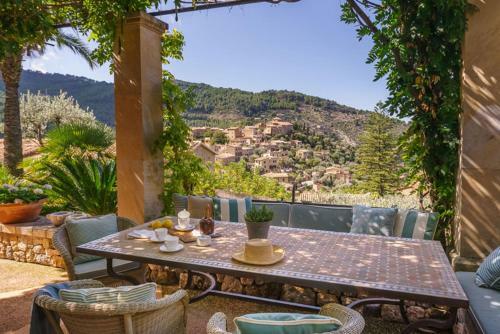 Deia Town House Sleeps 8 With Pool And Air Con