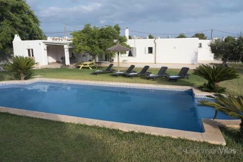 Port de Pollenca Villa Sleeps 8 With Pool And Air Con