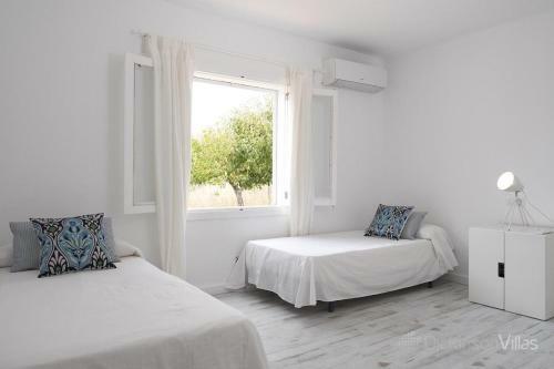 Port de Pollenca Villa Sleeps 8 With Pool And Air Con
