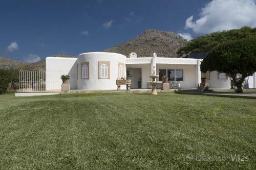 Port de Pollenca Villa Sleeps 8 With Pool And Air Con