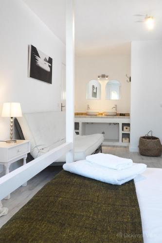 Port de Pollenca Villa Sleeps 8 With Pool And Air Con