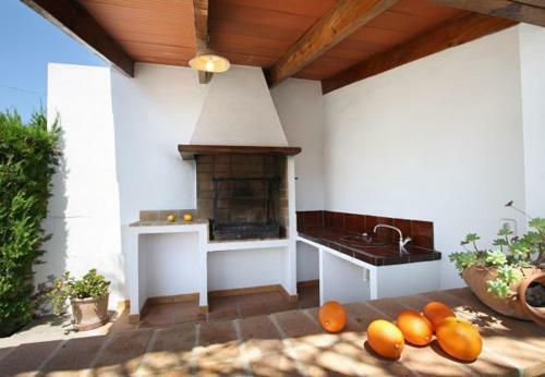 Port de Pollenca Villa Sleeps 4 With Pool Air Con And Wifi