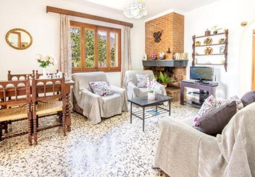 Port de Pollenca Villa Sleeps 4 With Pool Air Con And Wifi