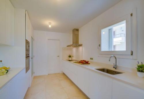 Port de Pollenca Apartment Sleeps 5 With Pool And Air Con