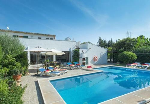 Villa In Port de Pollenca Sleeps 6 With Pool And Wifi