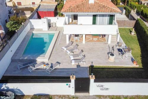 Villa Varon Blue
