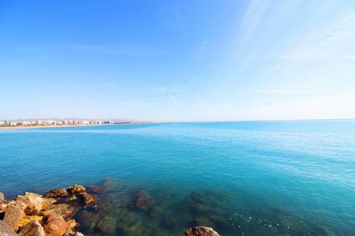Tranquilo Y C�modo Adosado En Puerto de Sagunto