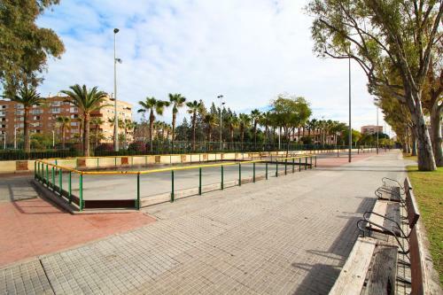 Tranquilo Y C�modo Adosado En Puerto de Sagunto