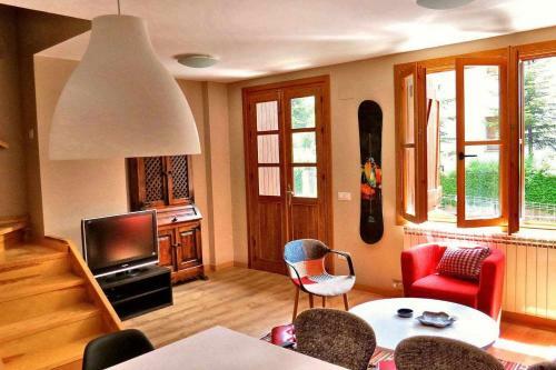 Apartamento Casa Escans� Chalet En Escarrilla