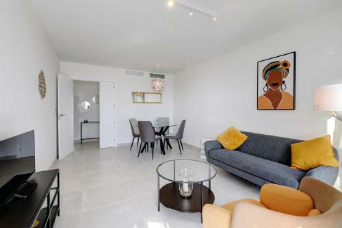 Bright Apartment Overlooking Estepona And The Mediterranean Ref. Pb-7-4-izq