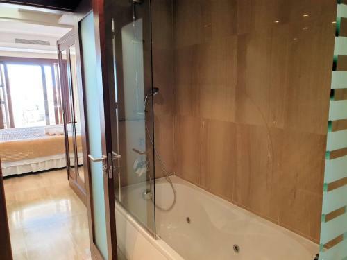 Amazing Penthouse With Rooftop Pool In Estepona
