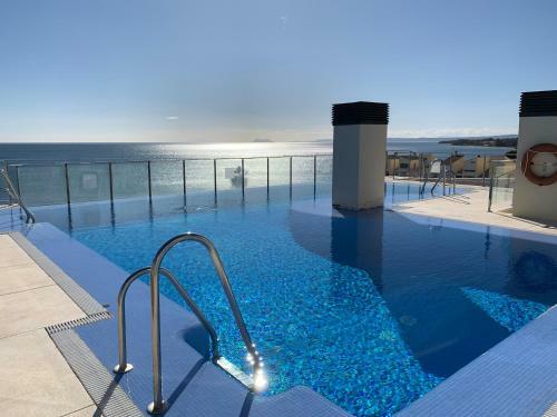 Apartamento Splendid Two Bedroom Penthouse Located Between Cancellada And Estepona