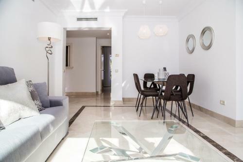 Apartamento Luxury Duplex Penthouse Alcazaba Beach - Rdr157