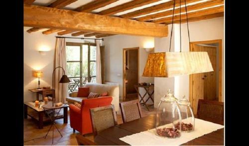 Villa In Fontclara Sleeps 4 Includes Swimming Pool And Air Con