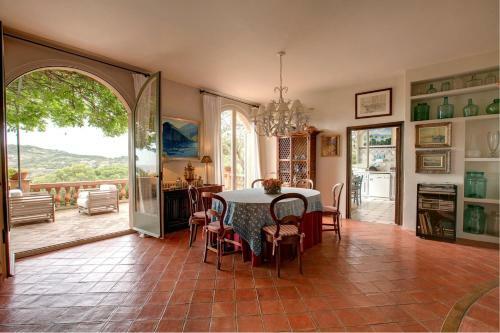 Fornells de La Selva Villa Sleeps 8 Pool T802389