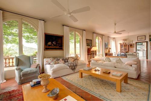 Fornells de La Selva Villa Sleeps 8 Pool T802389