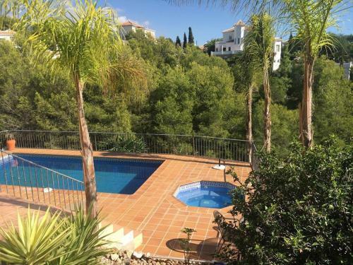 Castillo de Los Angeles, Luxury Villa With Pool And Jacuzzi