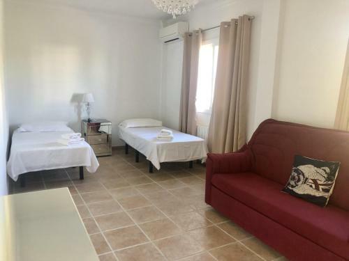 Castillo de Los Angeles, Luxury Villa With Pool And Jacuzzi
