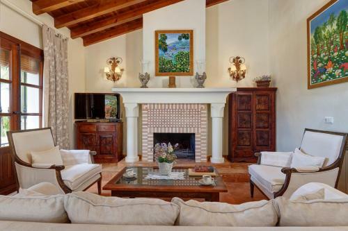 Frigiliana Villa Sleeps 6 Pool Air Con Wifi