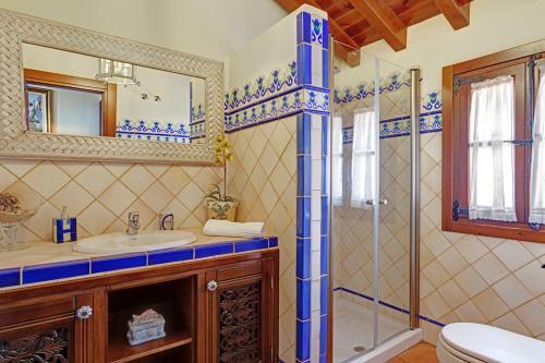 Frigiliana Villa Sleeps 6 Pool Air Con Wifi