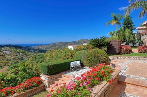 Frigiliana Villa Sleeps 6 Pool Air Con Wifi