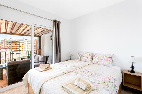 Fuengirola Apartment Sleeps 7 With Pool And Air Con