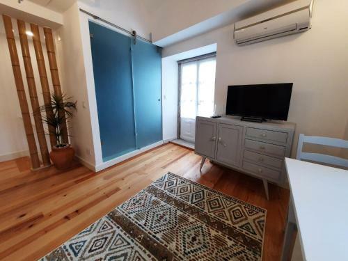 Lisbon Castle Apartment