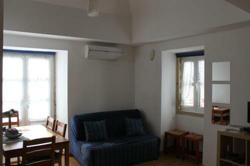 Lisbon Castle Apartment