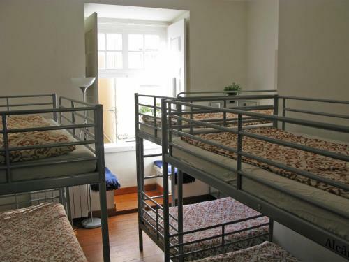 Johnies Place Lisbon Hostel