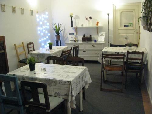 Johnies Place Lisbon Hostel