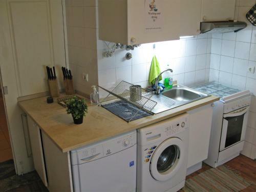 Johnies Place Lisbon Hostel