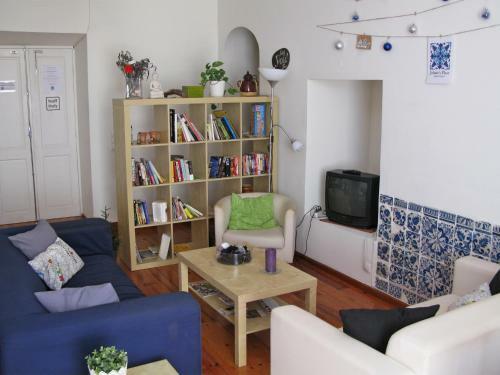 Johnies Place Lisbon Hostel