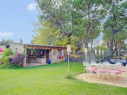 Rustic Apartment With Garden, Swimming Pool And Spa In Galapagar