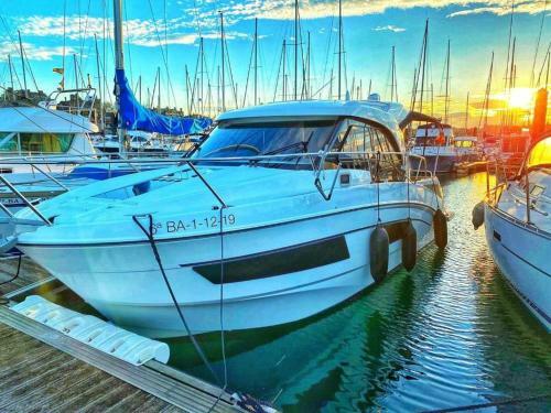 Yate De Lujo En Costa Brava