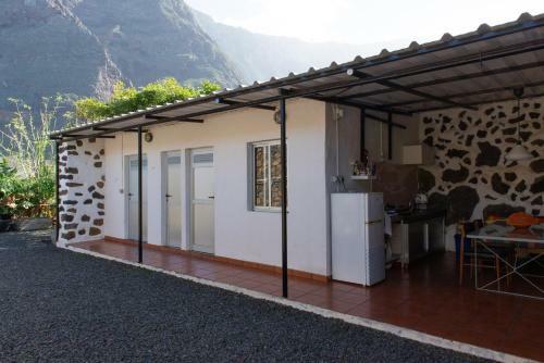 Beautiful Coastal House On A Tranquil Organic Farm