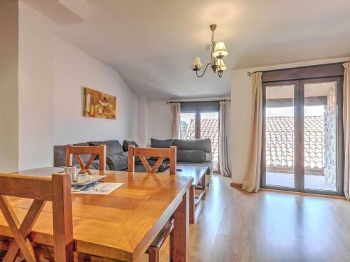 Voguish Apartment In Gudar With Heating
