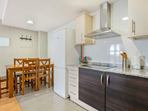 Inviting Apartment In Gudar With Balcony