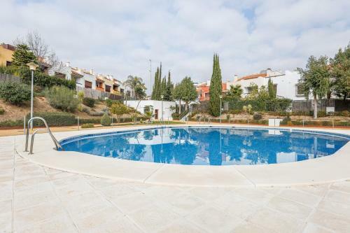 Fant�stica Casa-piscina Comunitaria Y Jard�n 8px