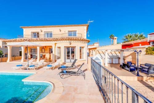Ifac Villa Sleeps 8 With Pool Air Con And Wifi