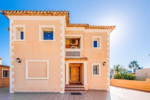Ifac Villa Sleeps 8 With Pool Air Con And Wifi