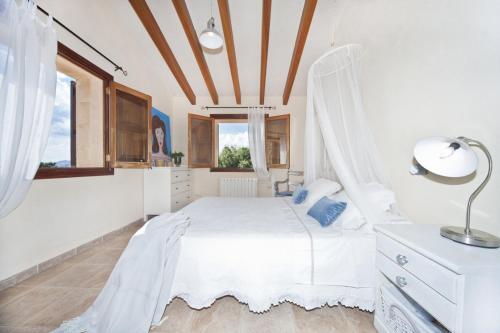 Inca Villa Sleeps 8 With Pool Air Con And Wifi