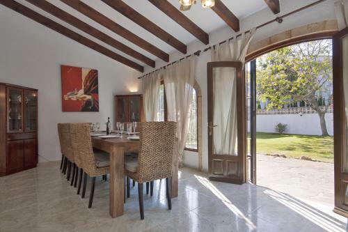 Javea Villa Sleeps 4 With Pool Air Con And Wifi