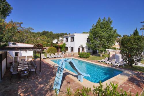 Javea Villa Sleeps 4 With Pool Air Con And Wifi