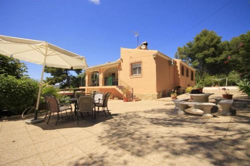 Javea Villa Sleeps 6 With Pool Air Con And Wifi