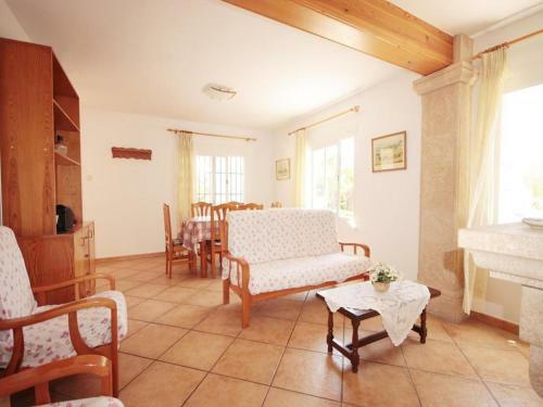 Javea Villa Sleeps 6 With Pool And Wifi