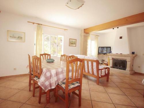 Javea Villa Sleeps 6 With Pool And Wifi