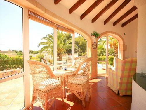 Javea Villa Sleeps 4 With Pool And Wifi